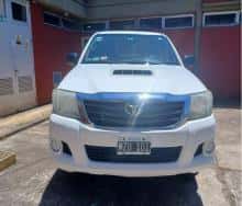 PICK UP TOYOTA HILUX 4X2 CABINA DOBLE