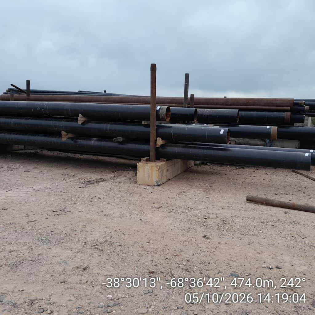 Caño conducción de acero con revestimiento, Cantidad: 50 toneladas aprox, Condición: rezago. LOC: Loma la Lata, provincia de Neuquén