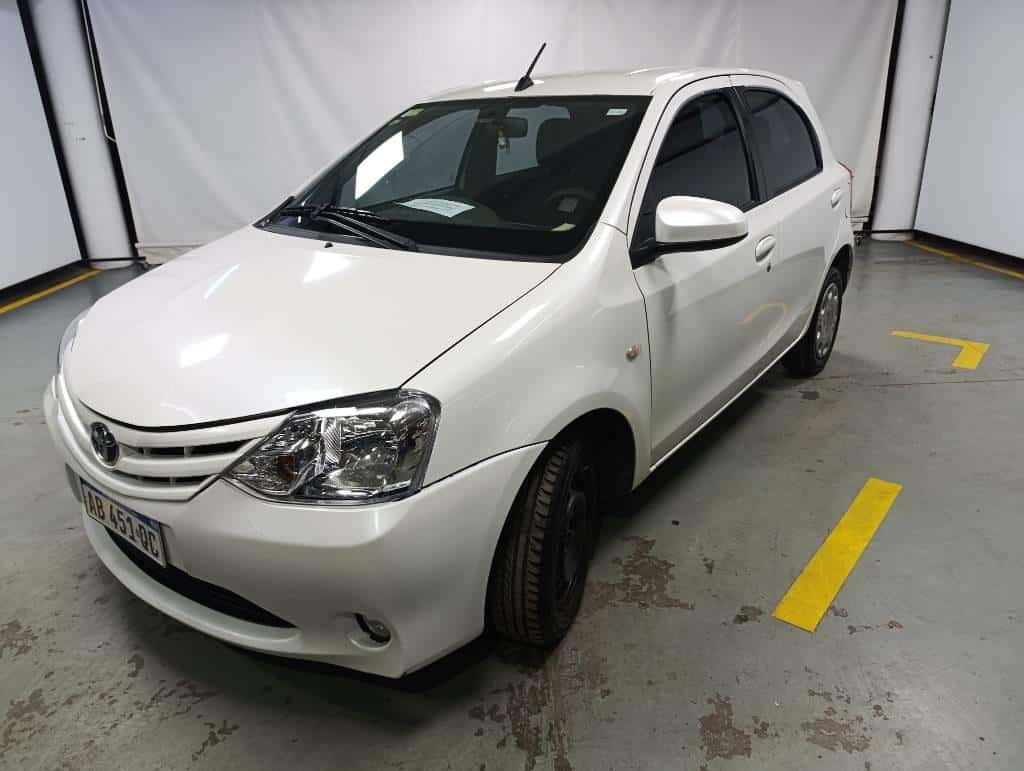 TOYOTA SEDAN 5 PUERTAS ETIOS XS 1.5 6M/T, Año 2017. DOM: AB451QC. Ubicación: San Fernando, provincia de Buenos Aires