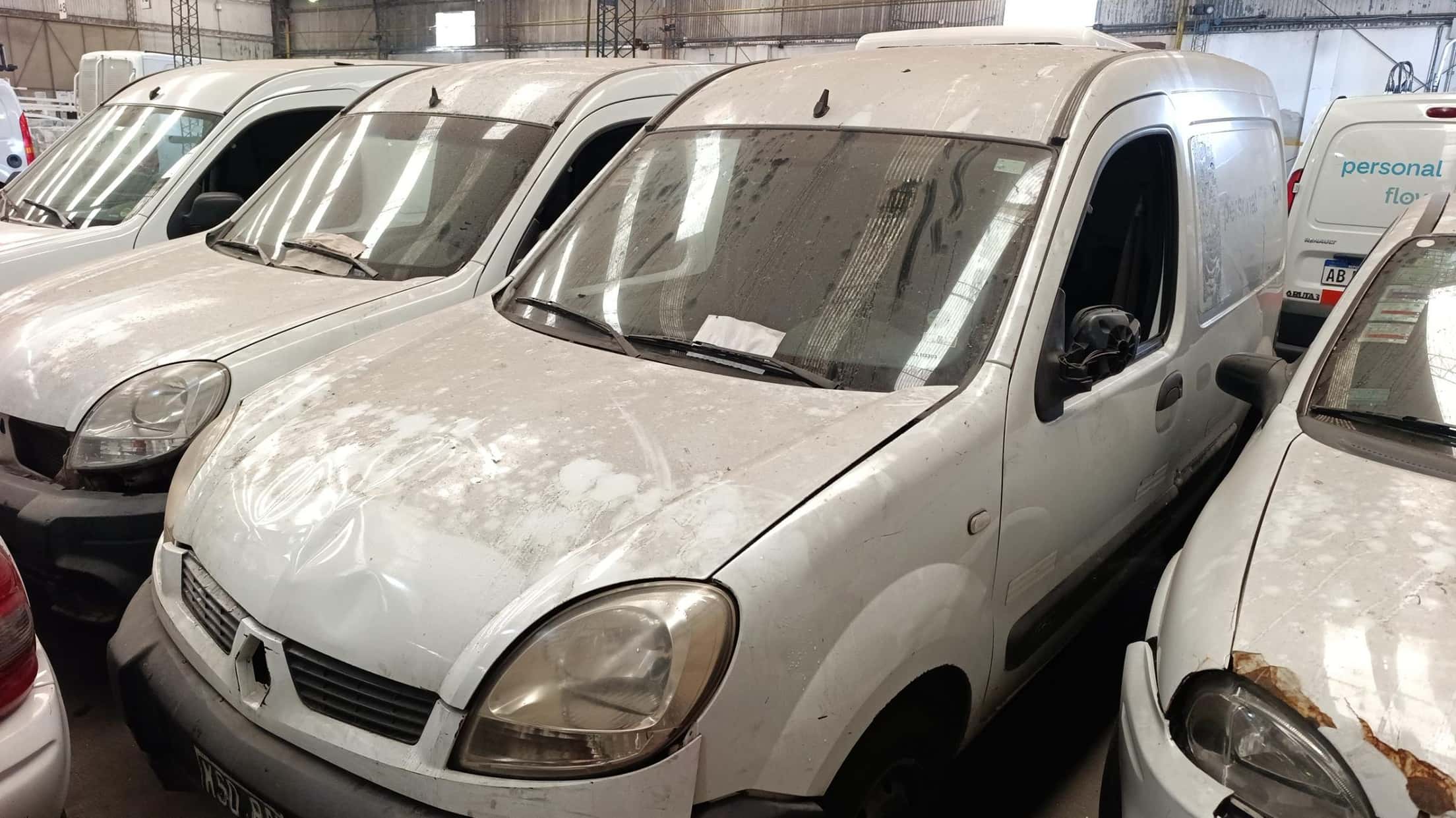 RENAULT FURGON KANGOO CONFORT 1.6 CD AA DA SVT 1PLC, Año 2011. DOM: KSO847. Ubicación: San Martín, provincia de Buenos Aires