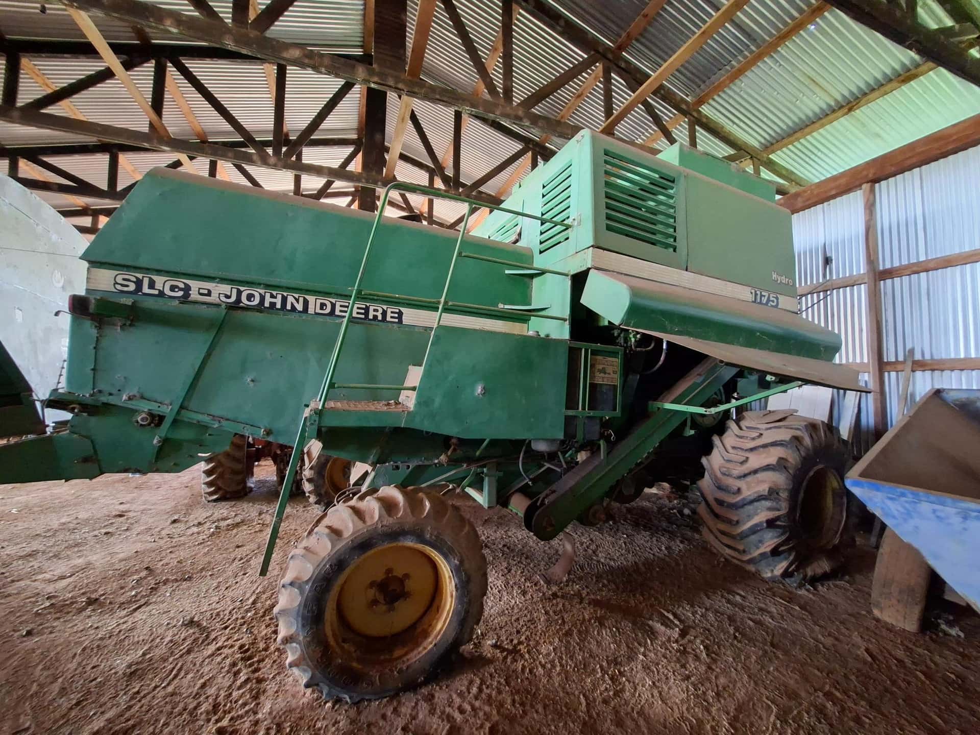 JHON DEERE COSECHADORA 1175, Año 1998. DOM: TBZ116. Ubicación: Estancia San Jose, Departamento San Juan Bautista, Misiones, Paraguay.