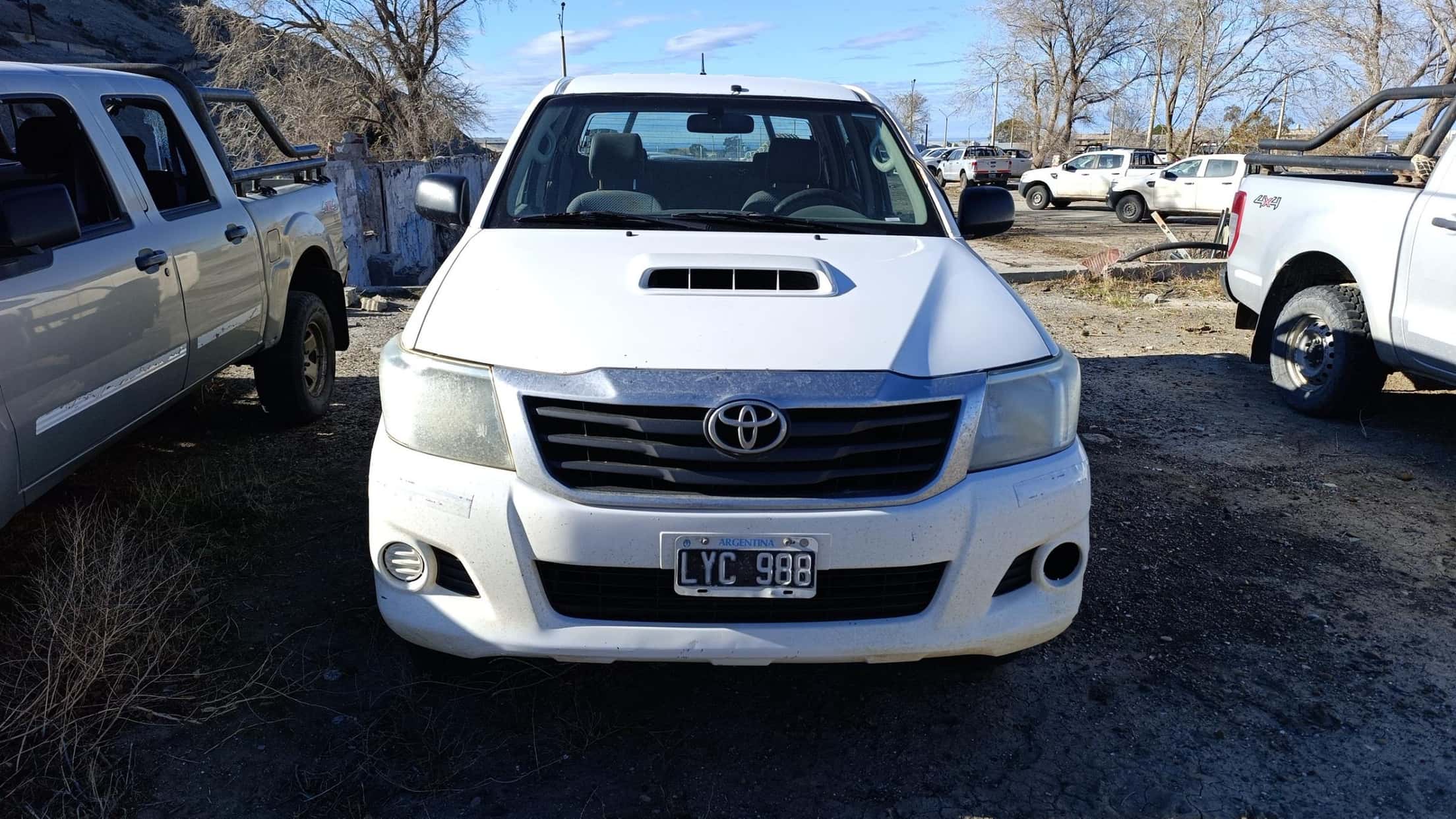 TOYOTA PICK-UP HILUX 4X4 CABINA DOBLE DX PACK 2.5 TDI, Año 2012. DOM: LYC988. Ubicación: Comodo Rivadavia, provincia de Chubut