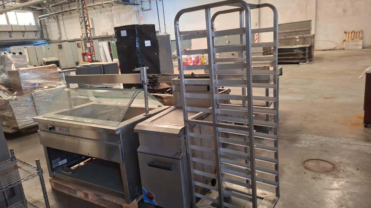 EQUIPAMIENTO GASTRONOMICO, Cantidad: 11 unidades, Condición: usado. LOC: AVELLANEDA, provincia de Buenos Aires