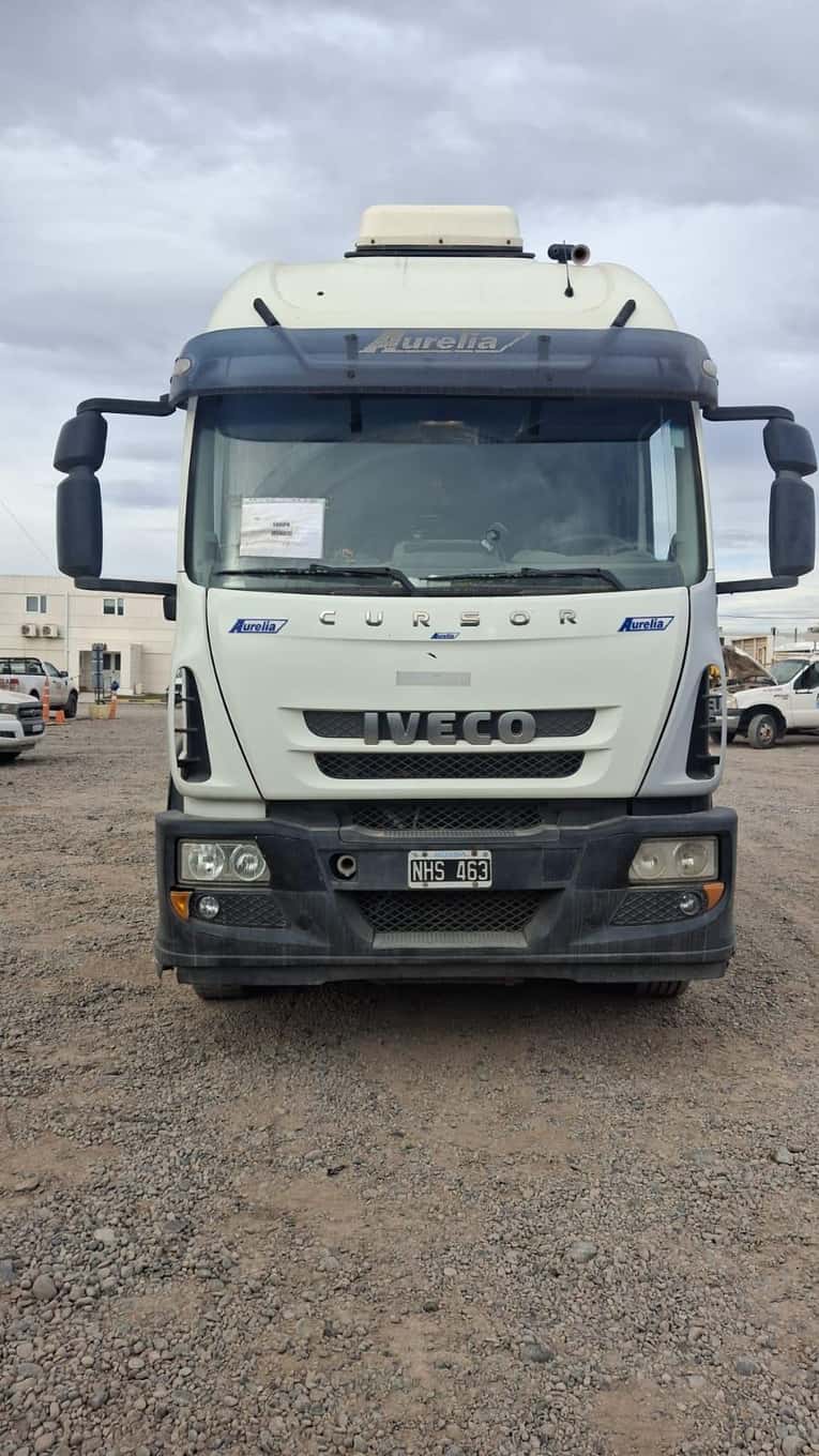 IVECO TRACTOR DE CARRETERA 450E33T, Año 2013. DOM: NHS463. Ubicación: CENTENARIO, provincia de Neuquén