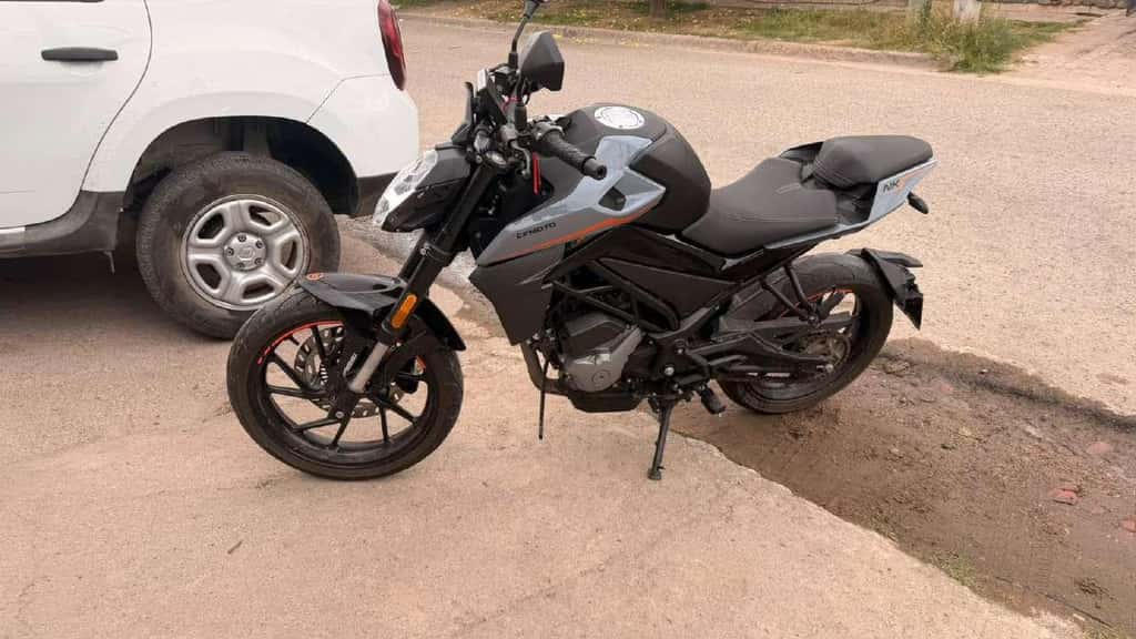 CF MOTO MOTOCICLETA 330 NK, Año 2024. DOM: A220CEU. Ubicación: La Rioja, provincia de La Rioja