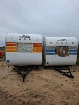 Casilla rodantes, Cantidad: 2 unidades, Condición: usado. LOC: Ibicuy, provincia de Entre Ríos