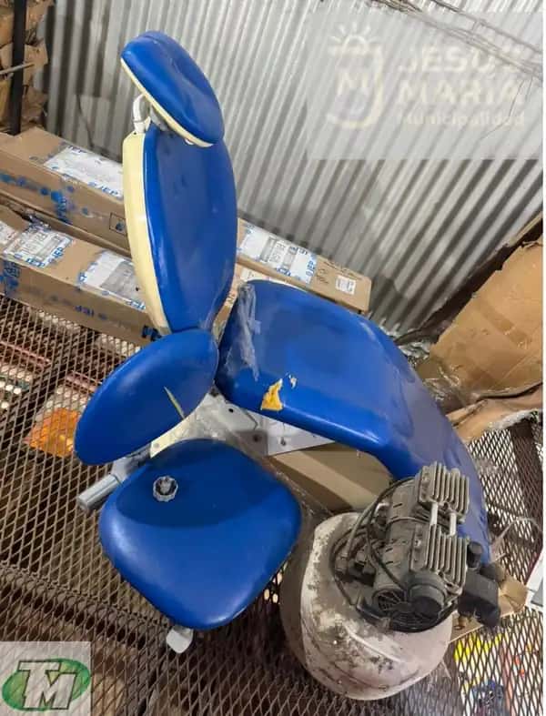 SILLON ODONTOLOGICO c/compresor(fuera de servicio)