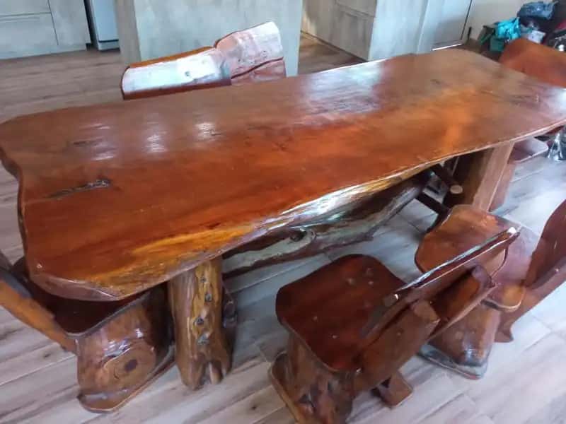 Juego de comedor rústico