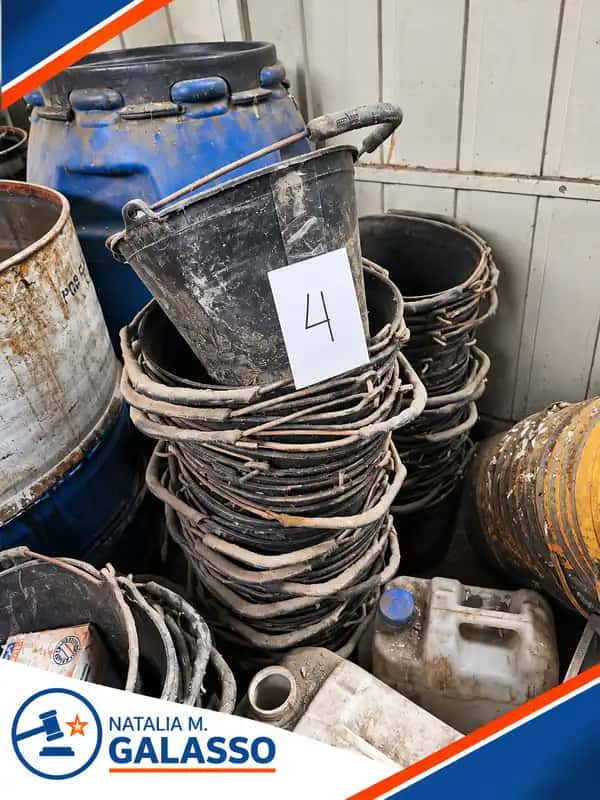 Lote de baldes de albañil plásticos