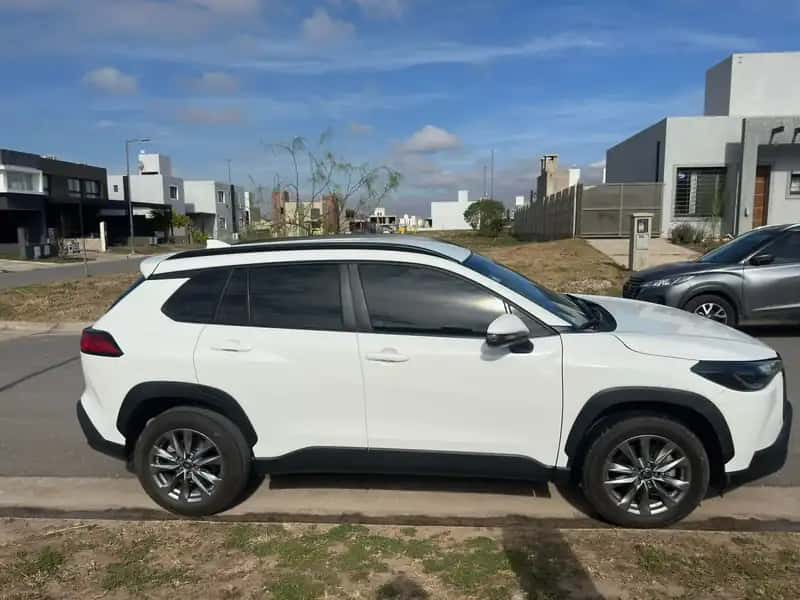 TOYOTA COROLLA CROSS 2.0