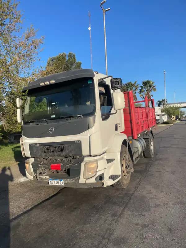 CAMION VOLVO VM 330 4x2 T, año 2016, ¡Oportunidad!