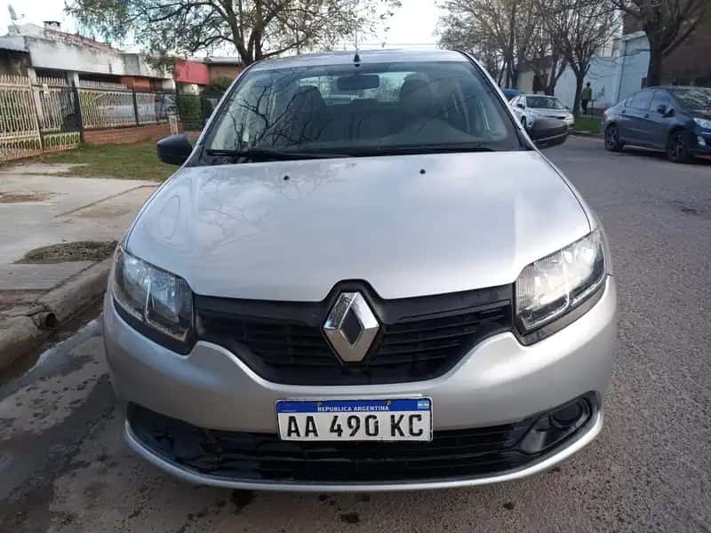 Nuevo Logan Authentic Plus 1.6  2016