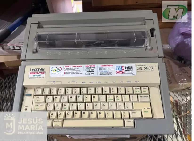 MAQUINA de ESCRIBIR Marca BROTEHHER