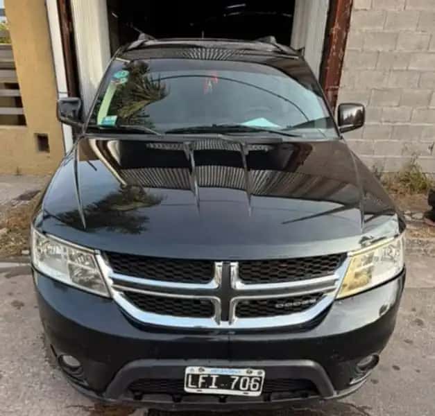 DODGE  JOURNEY SXT 2.4 AÑO 2012