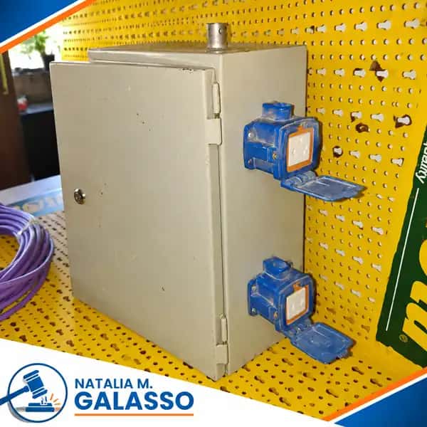 TABLERO ELECTRICO CON TERMICA Y TOMAS CAPS + CABLE