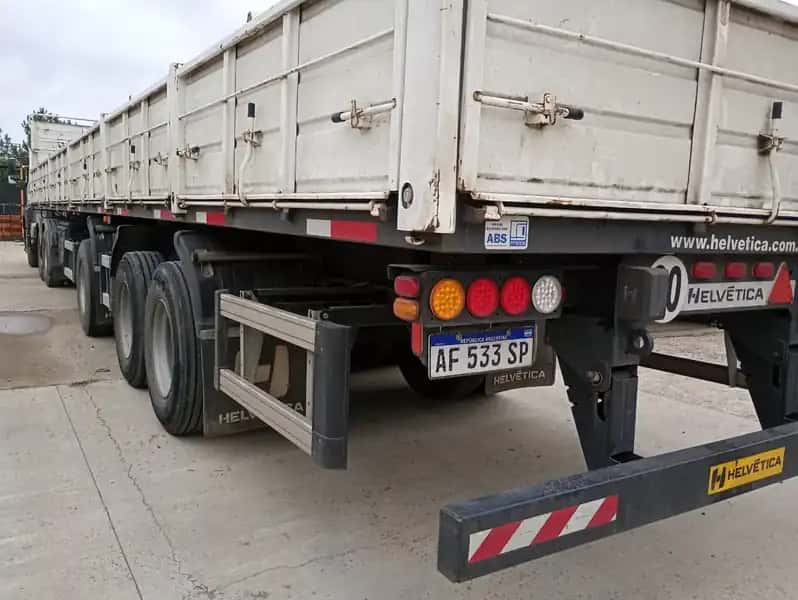 Semirremolque  HELVETICA, modelo SR 3E 1+2 BV