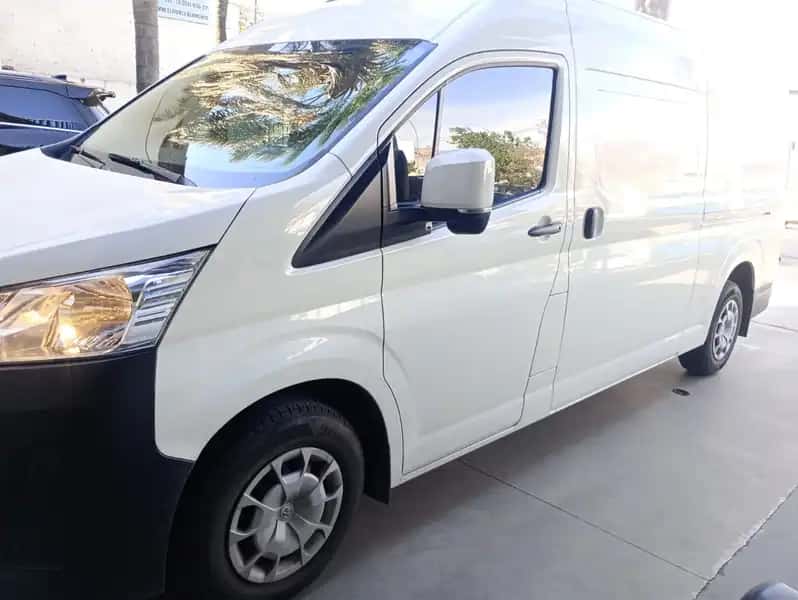 TOYOTA HIACE FURGON 2025