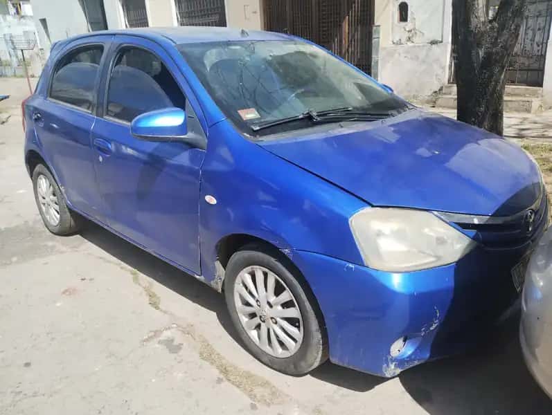 TOYOTA ETIOS XLS 1.5 MT - 2014