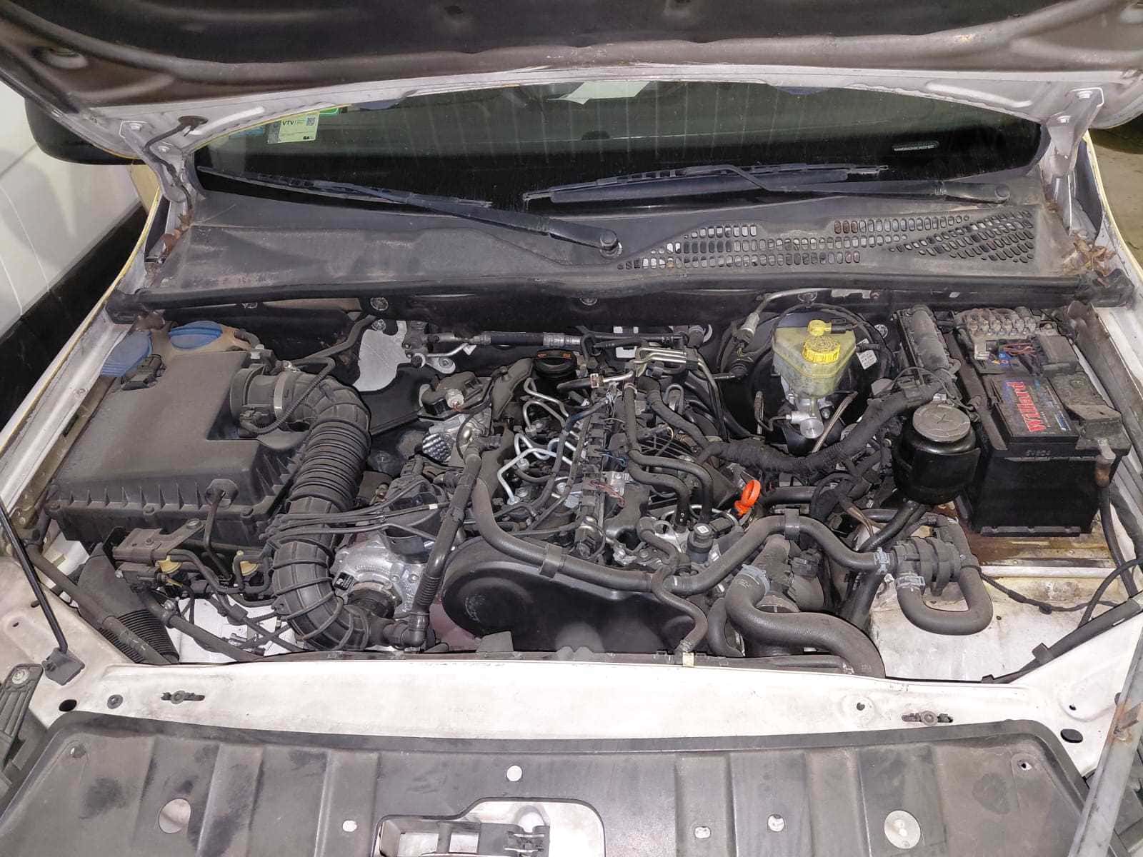 UNA CAMIONETA USADA, SIN FUNCIONAR, MARCA VOLKSWAGEN, MODELO AMAROK 2.0 TDI 4X2 , MOTOR NRO .CDC 100618, CHASIS NRO. 8AWDB42H0CA037837, MODELO AÑO 2012, TIPO PICK UP DOBLE CABINA, (SEGUN TITULO DE PROPIEDAD TIPO PICK UP). POSEE: BOMBA INYECTORA, ALTERNADOR, MOTOR DE ARRANQUE, RADIADOR, TABLERO DE INSTRUMENTOS, CALEFACTOR, EQUIPO DE AIRE ACONDICIONADO, CAJA DE VELOCIDADES, DIFERENCIAL, DIRECCION ASISTIDA Y CUATRO RUEDAS ARMADAS CON CUBIERTAS DE MOVIMIENTO. CON DETERIOROS GENERALES, AVERIAS DE CHOQUE, DESARMES E INCOMPLETA. DOMINIO KZM806. DIESEL. (PLOTEADA)