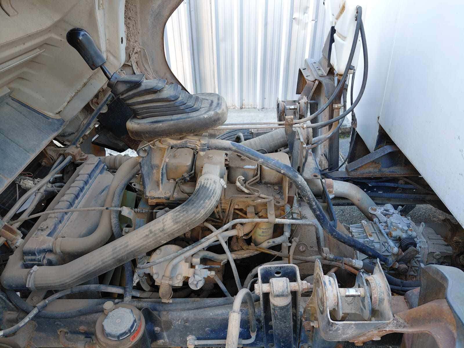 UN CAMION, USADO, SIN FUNCIONAR, MARCA FORD, MODELO CARGO 914, MOTOR NRO. (SEGUN CHAPA IDENTIFICATORIA NRO. 30623298), CHASIS NRO. 9BFV2UHG6XDB57455, MODELO AÑO 2000, TIPO TRANSPORTE DE PASAJEROS Y PREVENCION DE INCENDIO.POSEE (SEGUN TITULO DE PROPIEDAD CHASIS CON CABINA) POSEE: BOMBA INYECTORA, ALTERNADOR, MOTOR DE ARRANQUE, RADIADOR, FRENO DE AIRE, TABLERO DE INSTRUMENTOS, CALEFACTOR, CAJA DE CARGA METALICA, DOS PUERTAS LATERALES PARA INGRESO DE PERSONAL, 4 PERCIANAS LATERALES PARA EQUIPOS VARIOS, CAJA DE VELOCIDADES, DIFERENCIAL, DIRECCION Y SEIS RUEDAS ARMADAS CON CUBIERTAS DE MOVIMIENTO.CON DETERIOROS GENERALES, AVERIAS E INCOMPLETO. DOMINIO DEE658.- DIESEL
