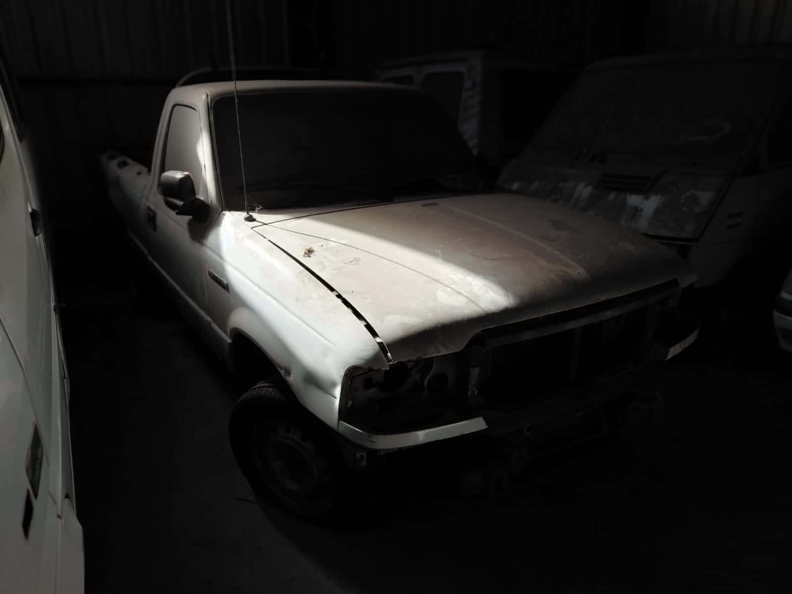 UNA CAMIONETA, USADA, SIN FUNCIONAR, MARCA FORD, MODELO RANGER CS 4X2 XL PLUS 3.0 L D, MOTOR NRO. C34221513 SIN TAPA DE CILINDROS, CHASIS NRO. 8AFER10P27J054279, MODELO AÑO 2007, TIPO PICK UP. POSEE: RADIADOR, SERVO FRENO, TABLERO DE INSTRUMENTOS, EQUIPO DE AIRE ACONDICIONADO INCOMPLETO, CALEFACTOR, RADIO, CAJA DE VELOCIDADES, DIFERENCIAL, DIRECCION INCOMPLETA Y CUATRO RUEDAS ARMADAS CON CUBIERTAS DE MOVIMIENTO. CON DETERIOROS GENERALES, AVERIAS DE CHOQUE E INCOMPLETA- DOMINIO GCD700. DIESEL
