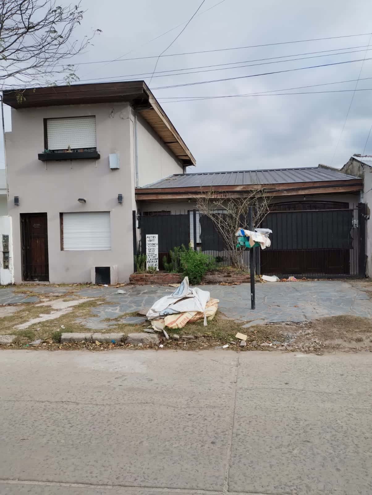 INMUEBLE sito en la calle  Rosales N° 5418 de Mar del Plata.  OCUPADO.