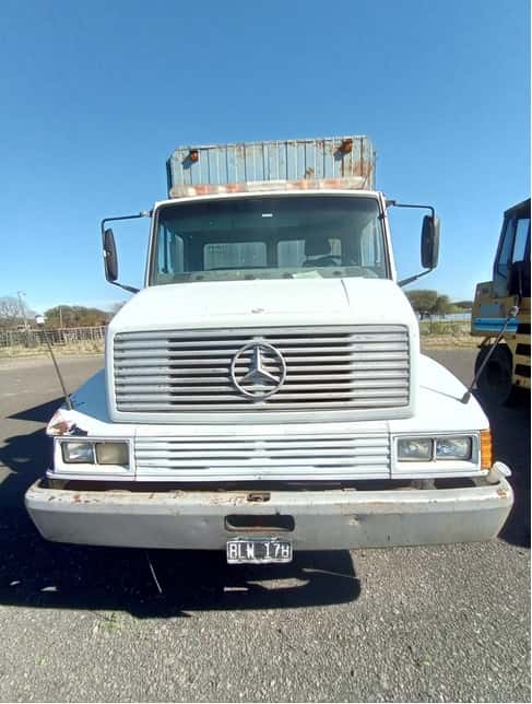 CAMIÓN C/ CABINA C/CAJA METÁLICA-MERCEDES BENZ-L 1218/48- AÑO 1997- ESTADO BUENO