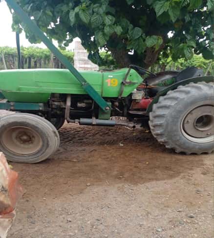 TRACTOR AGRÍCOLA DEUTZ AX 4.60 AÑO 1...