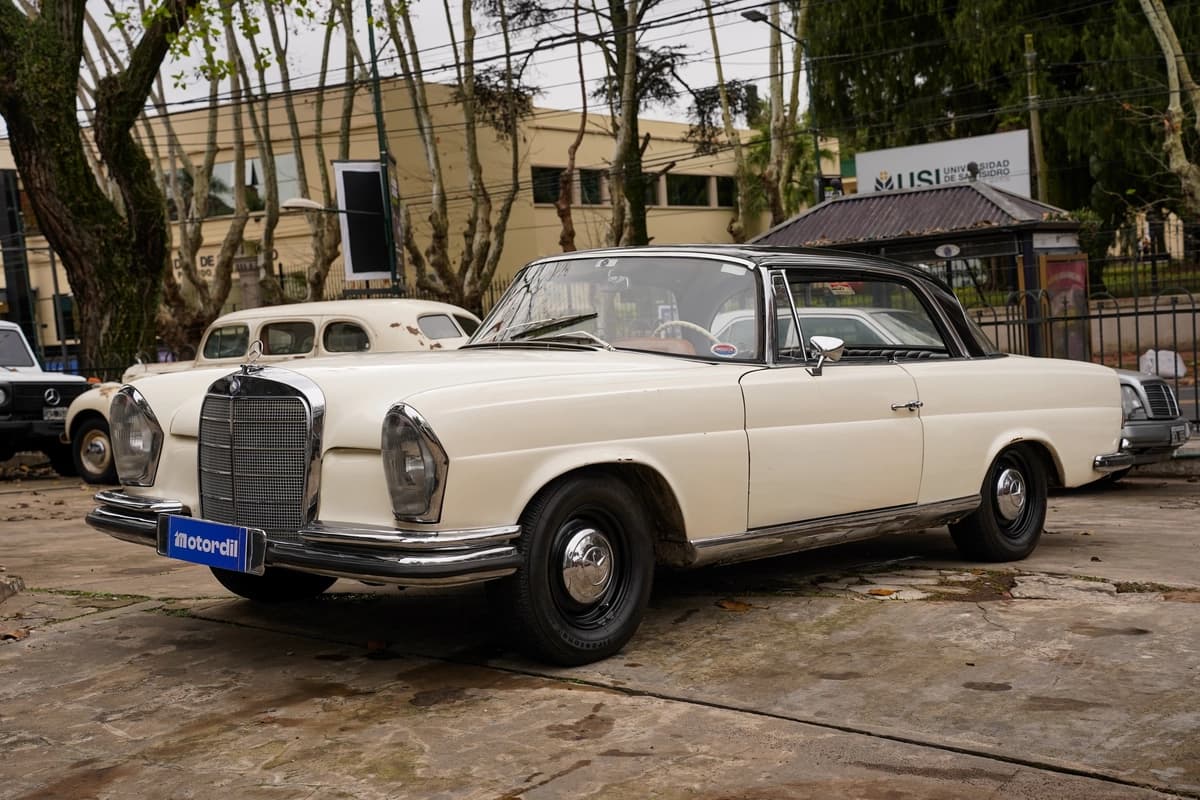 1963 Mercedes-Benz 220SE