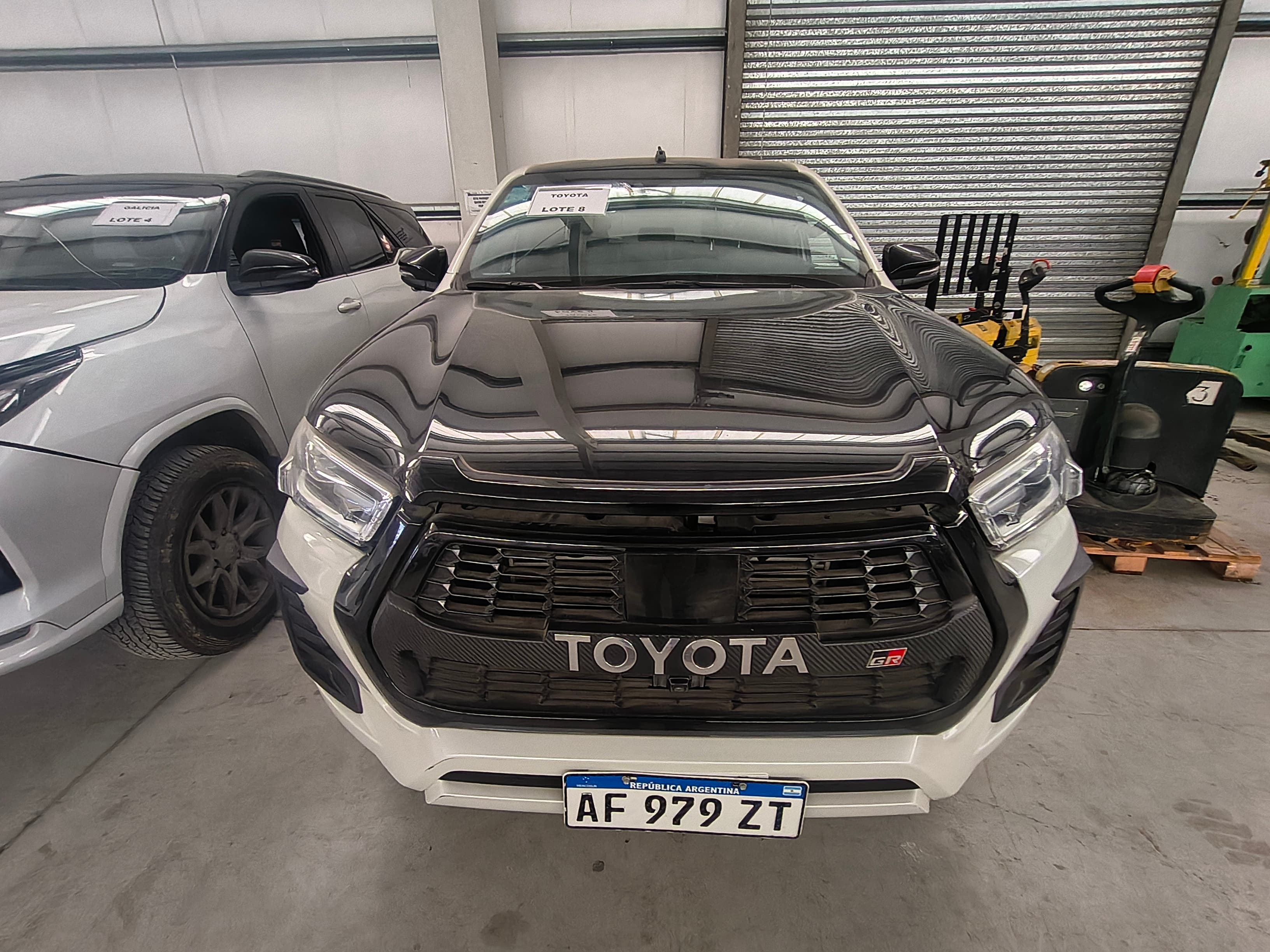 PICK UP TOYOTA HILUX 4X4 DC GR-S III 2