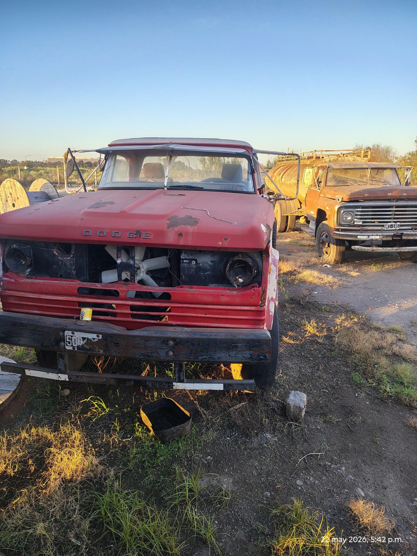 Camion Dodge 800 , Cantidad: 1 unidad, Condición: usado, con posibles faltantes. LOC: Arroyo Seco, provincia de Santa Fe