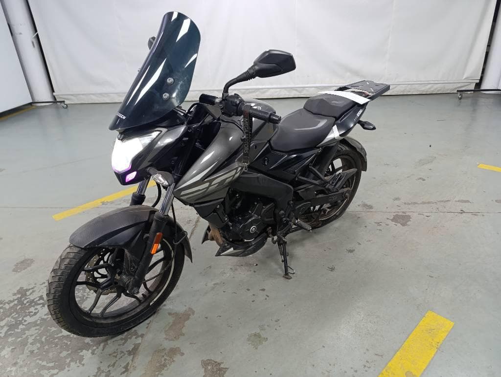BAJAJ MOTOCICLETA ROUSER 200, Año 2024. DOM: A207CQJ. Ubicación: Playa San Fernando, provincia de Buenos Aires