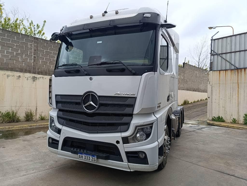 MERCEDES BENZ TRACTOR C/CABINA DORMITORIO ACTROS 2651 LS/36 6X4 C/MIRRORCAM, Año 2025. DOM: AH333ZG. Ubicación: Playa San Fernando, provincia de Buenos Aires
