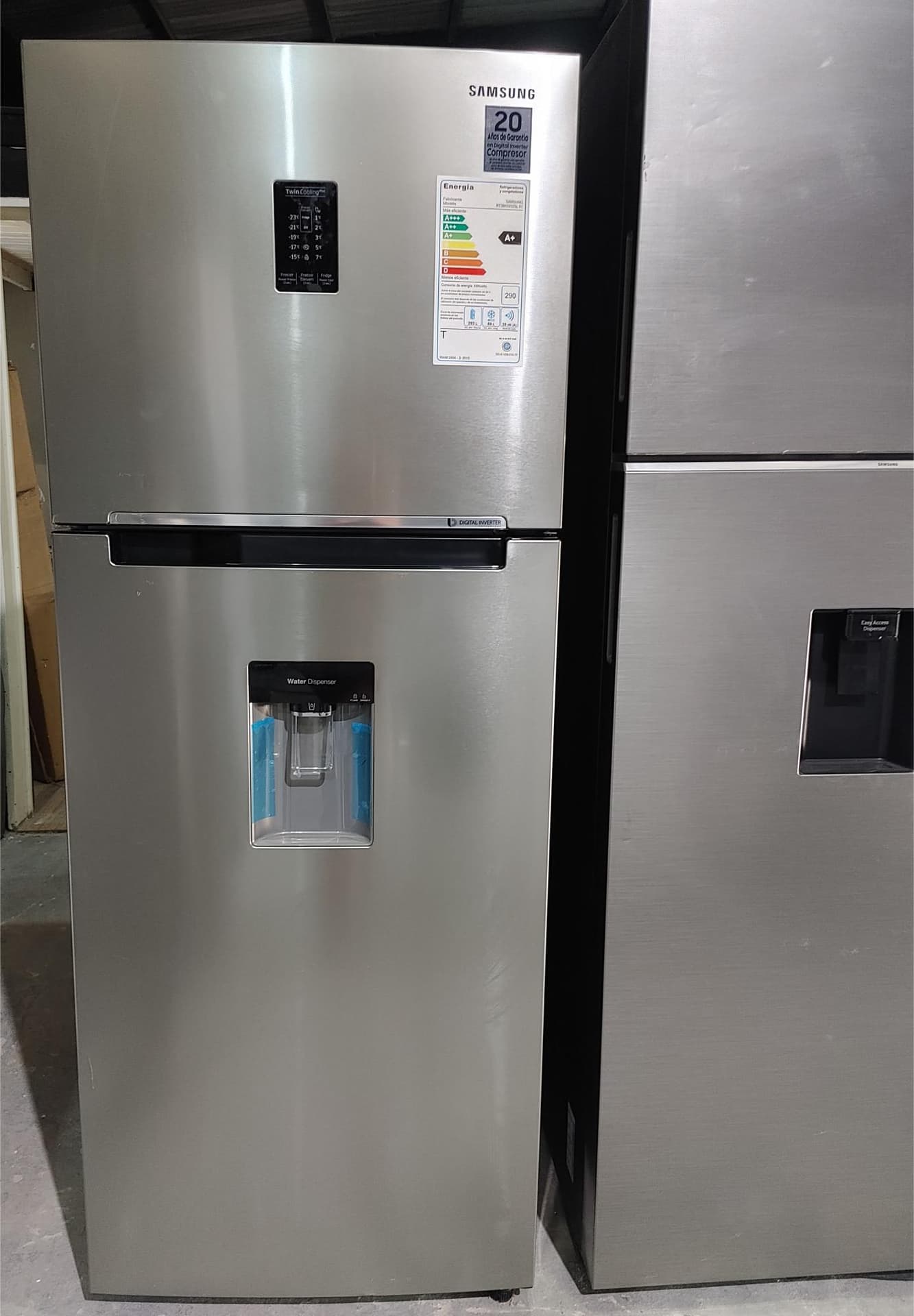 HELADERA SAMSUNG RT38K5932SL, Cantidad: 1 unidad, Condición: Detalle Estético - Outlet. LOC: LOMAS DEL MIRADOR, provincia de Buenos Aires