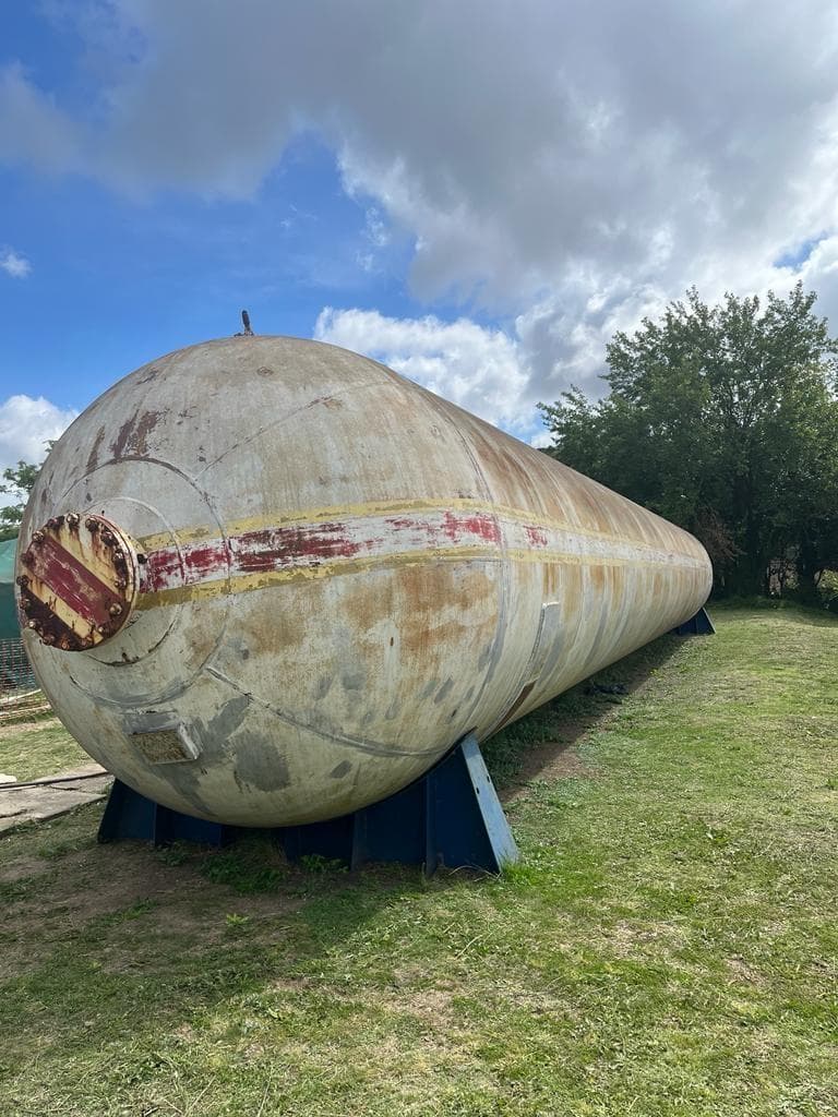 Tanque, Peso: 20 TN aprox, Condición: rezago. LOC: Llavallol, provincia de Buenos Aires.