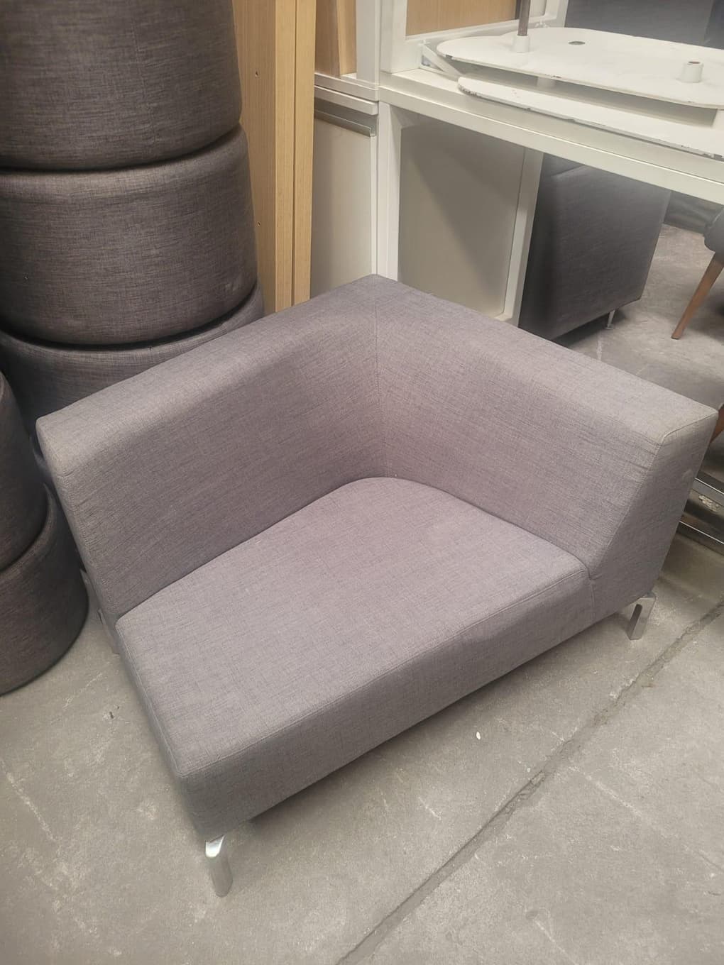 Sillon esquinero Esquinero, Gris, Cantidad: 10 Unidades, Condición: usado. LOC: Ciudad Autónoma de Buenos Aires