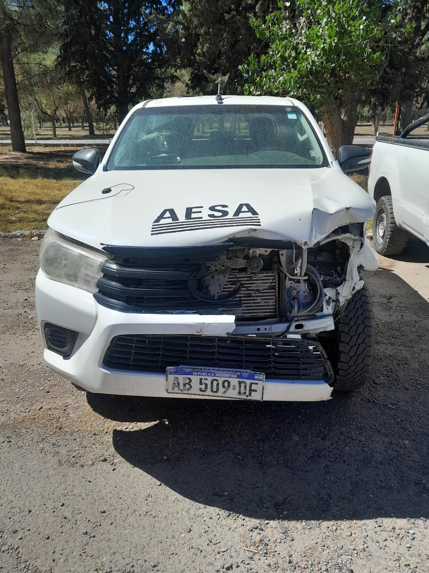 TOYOTA PICK-UP HILUX 4X4 D/C DX 2.4 TDI 6 M/T, Año 2017. DOM: AB509DF. Ubicación: Catriel, provincia de Río Negro