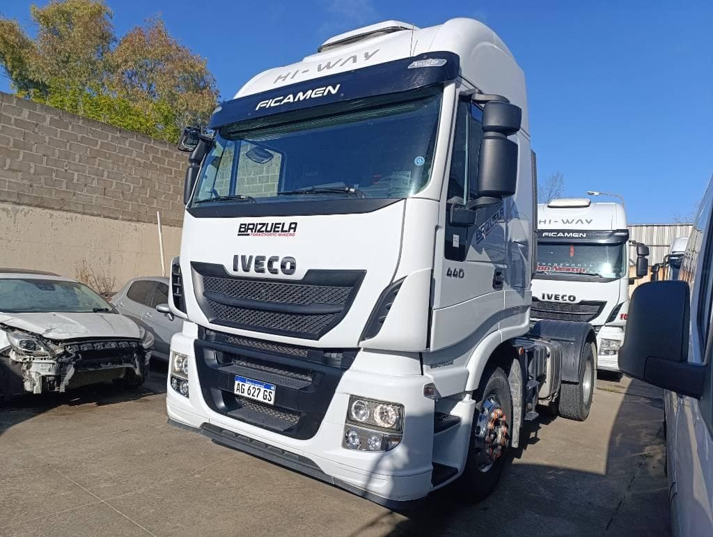 IVECO TRACTOR C/ CABINA DORMITORIO 490S44T AT, Año 2024. DOM: AG627GS. Ubicación: San Fernando, provincia de Buenos Aires