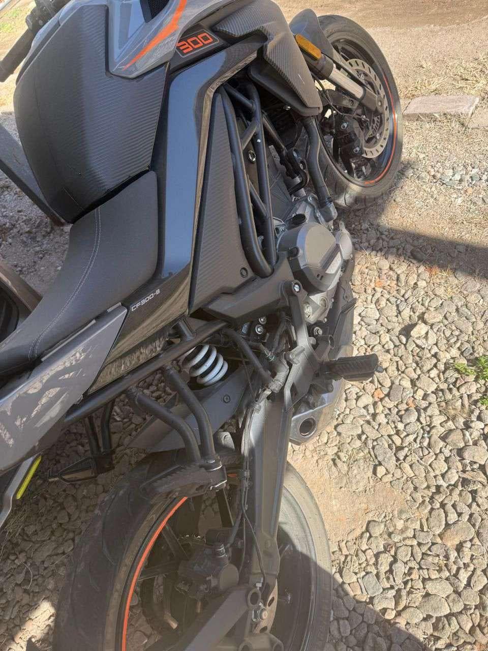 CF MOTO MOTOCICLETA 330 NK, Año 2024. DOM: A220CEU. Ubicación: La Rioja, provincia de La Rioja