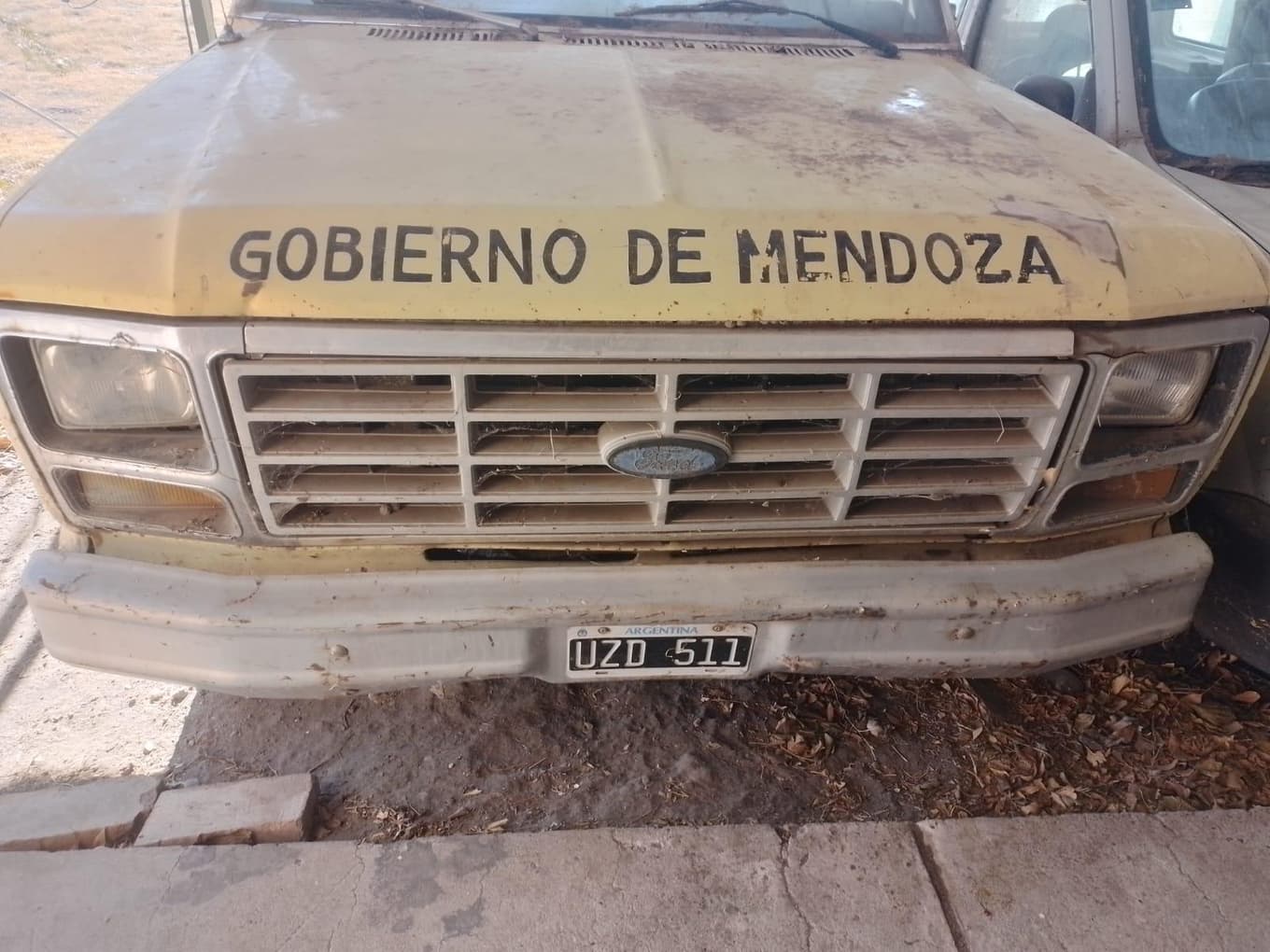 FORD PICK-UP F-100 D, Año 1986. DOM: UZD511. Ubicación: San Rafael, provincia de Mendoza