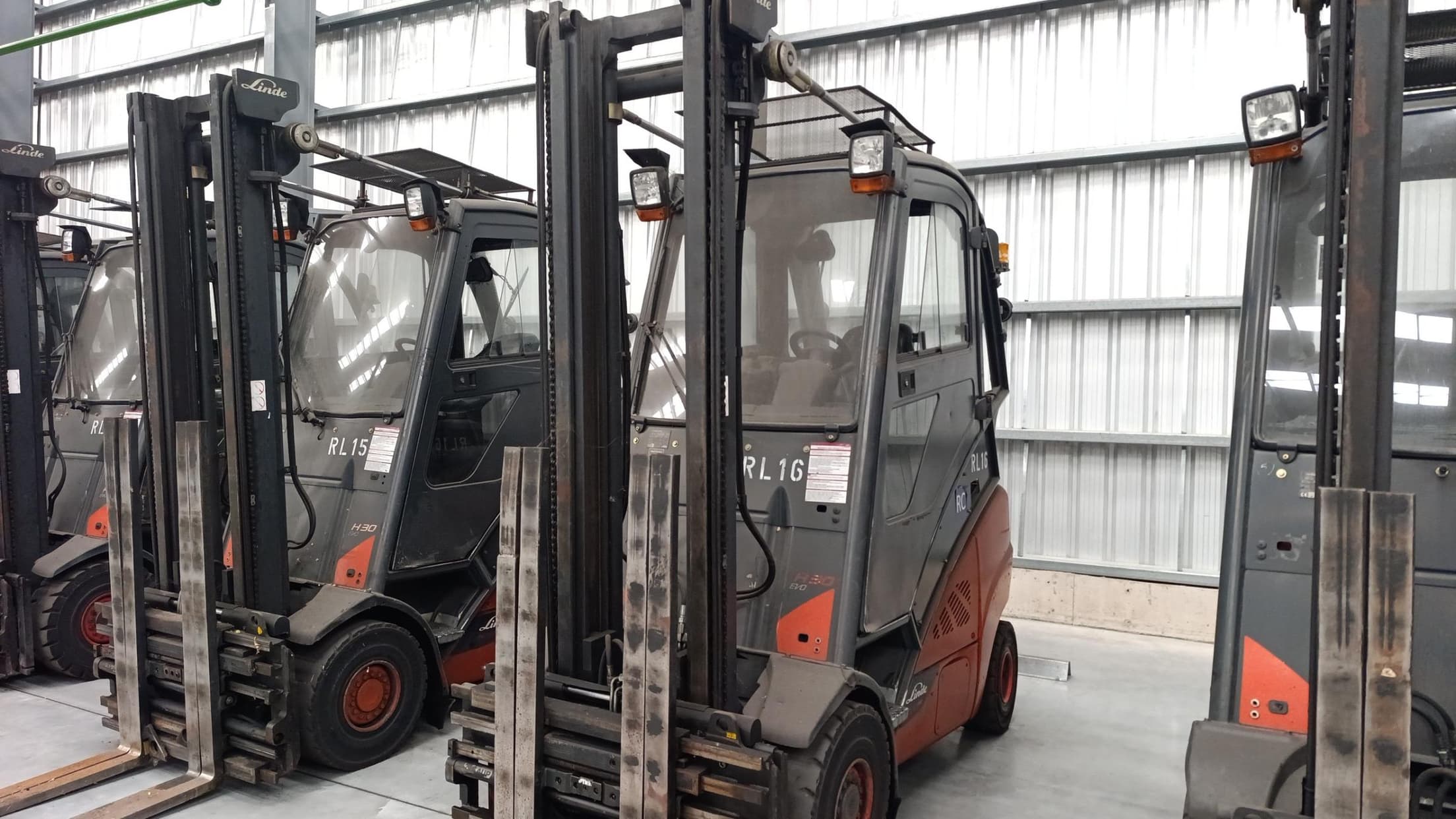 LINDE AUTOELEVADOR H30T, Año 2015. Int: RL-16. Ubicación: Berazategui, provincia de Buenos Aires