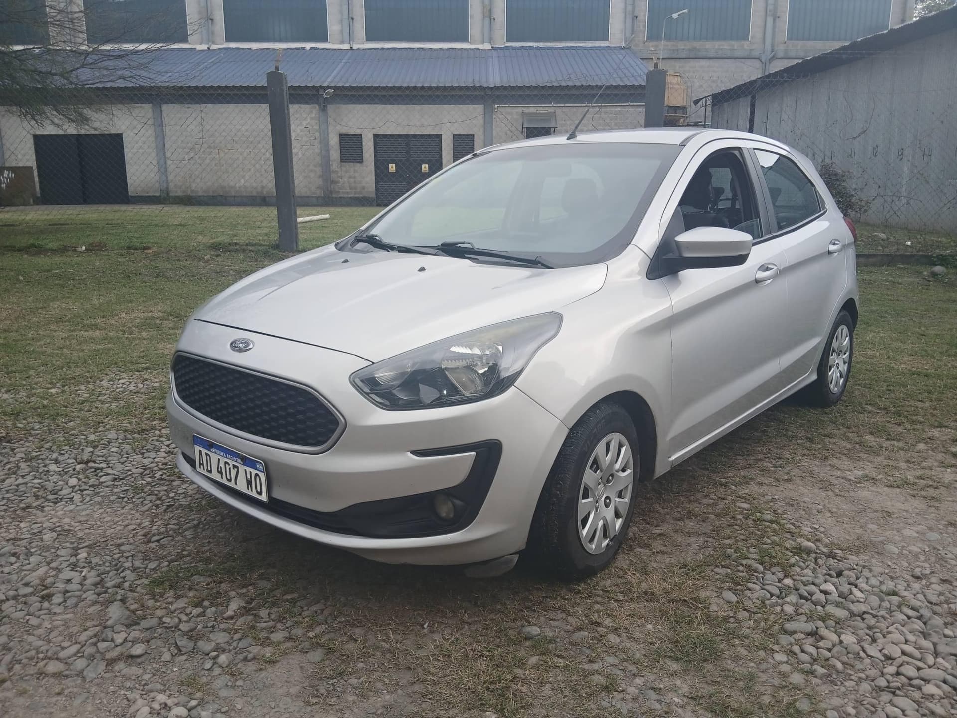 FORD SEDAN 5 PUERTAS KA SE 1.5L, Año 2019. DOM: AD407WO. Ubicación: San Miguel de Tucumán, provincia de Tucumán