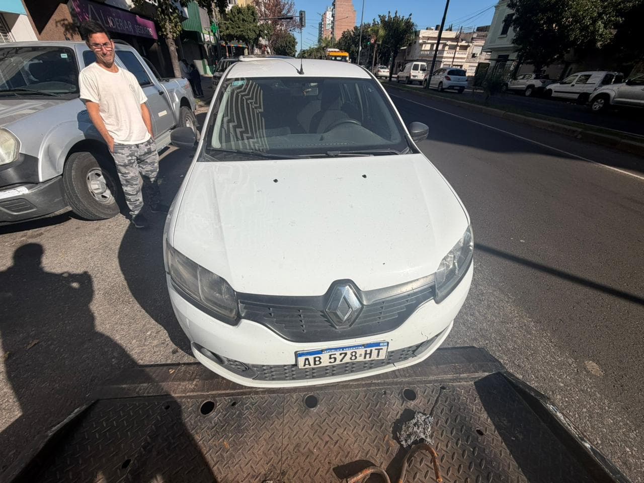 RENAULT  SEDAN 5 PUERTAS NUEVO SANDERO EXPRESSION, Año 2017. DOM: AB578HT. Ubicación: Rosario, provincia de Santa Fe