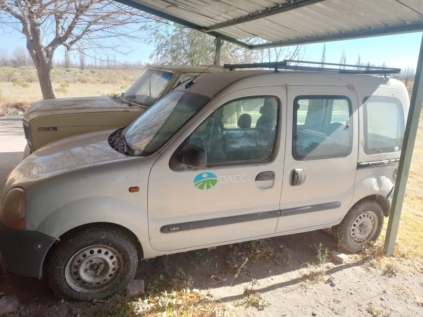 RENAULT SEDAN 5 PTAS KANGOO RL DIE AA S/ABCP 2PL, Año 2005. DOM: EYC736. Ubicación: San Rafael, provincia de Mendoza