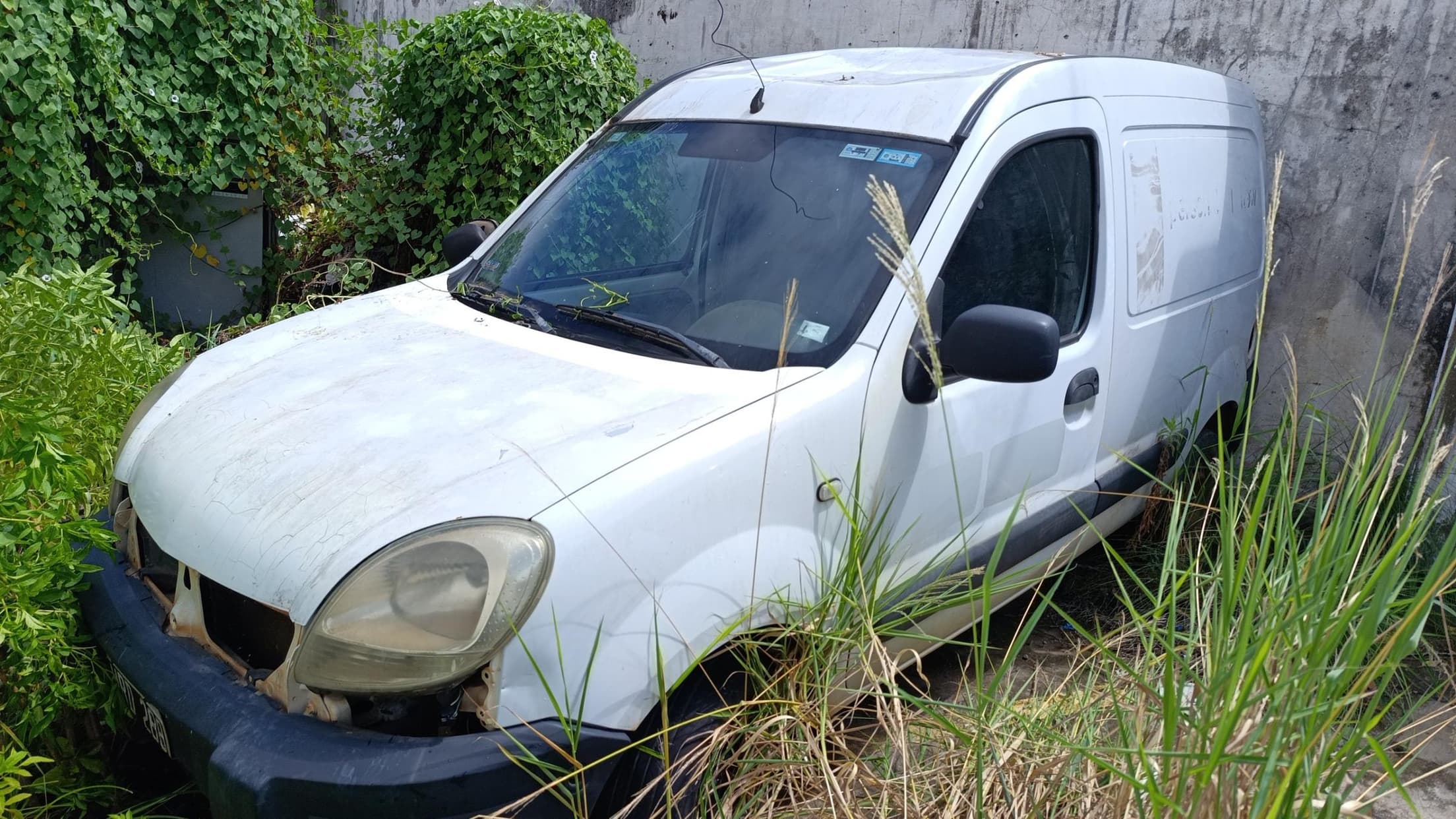 RENAULT FURGON KANGOO CONFORT 1.5 DCICD DA SVT 1P, Año 2008. DOM: HRD288. Ubicación: Corrientes, provincia de Corrientes