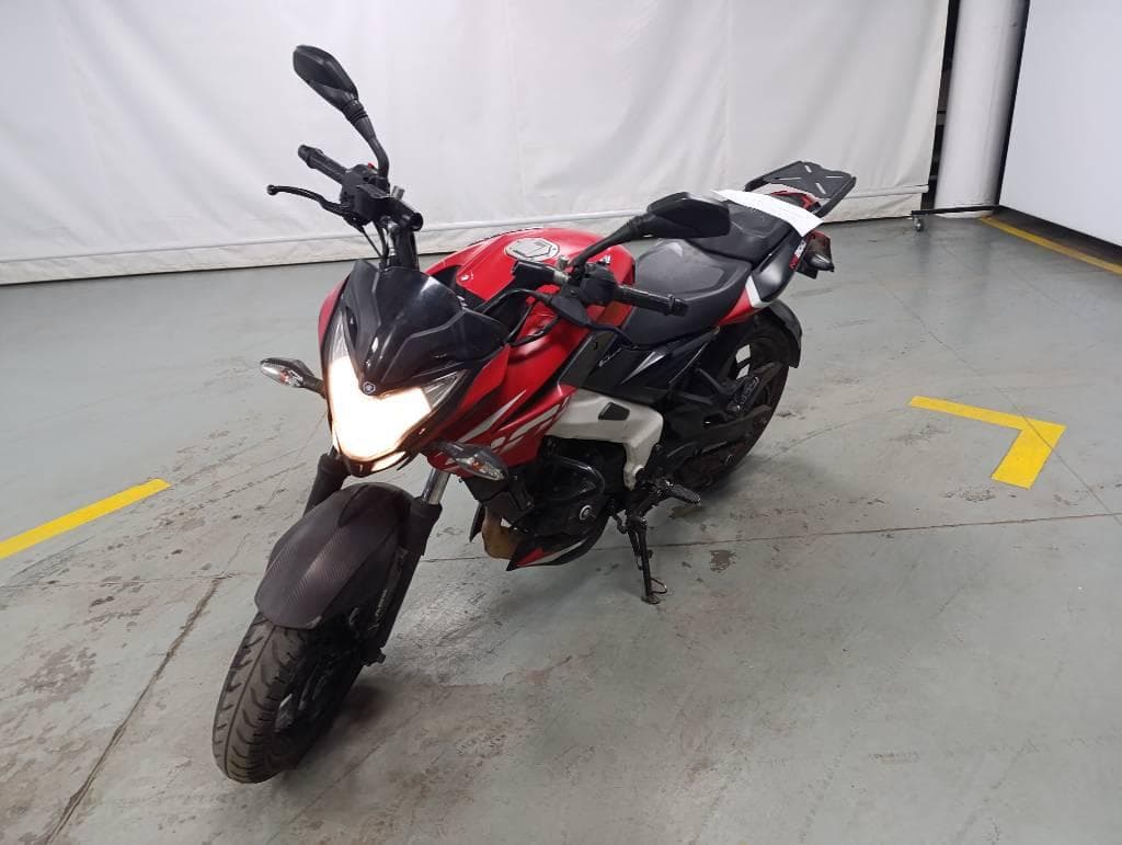 BAJAJ  MOTOCICLETA  ROUSER 200, Año 2024. DOM: A224BII. Ubicación: San Fernando, provincia de Buenos Aires