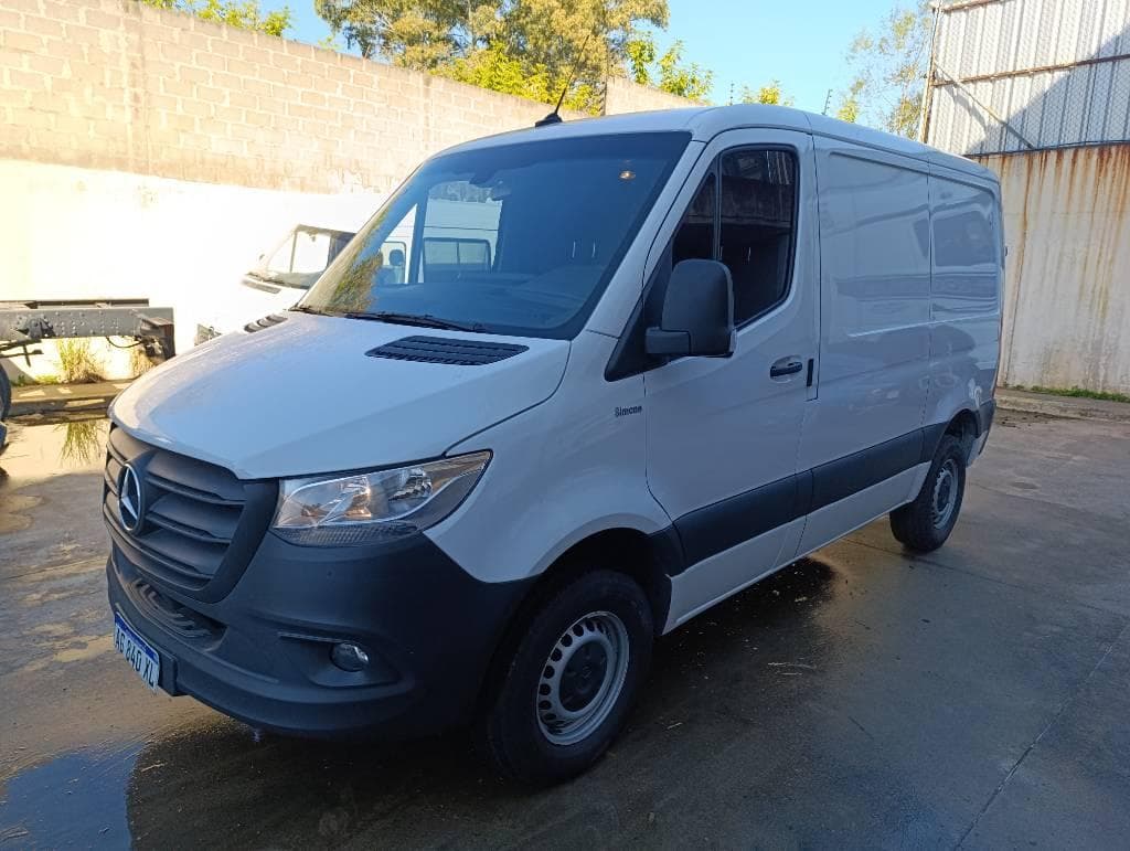 MERCEDES BENZ FURGON SPRINTER 311 CDI STREET FURGON 3250 OM654, Año 2024. DOM: AG840XL. Ubicación: San Fernando, provincia de Buenos Aires