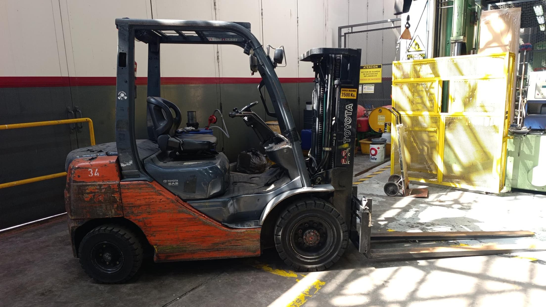 AUTOELEVADOR TOYOTA 8FDU18, Año: 2011, Cantidad: 1 unidad, Condición: usado. LOC: SAN FERNANDO, provincia de Buenos Aires