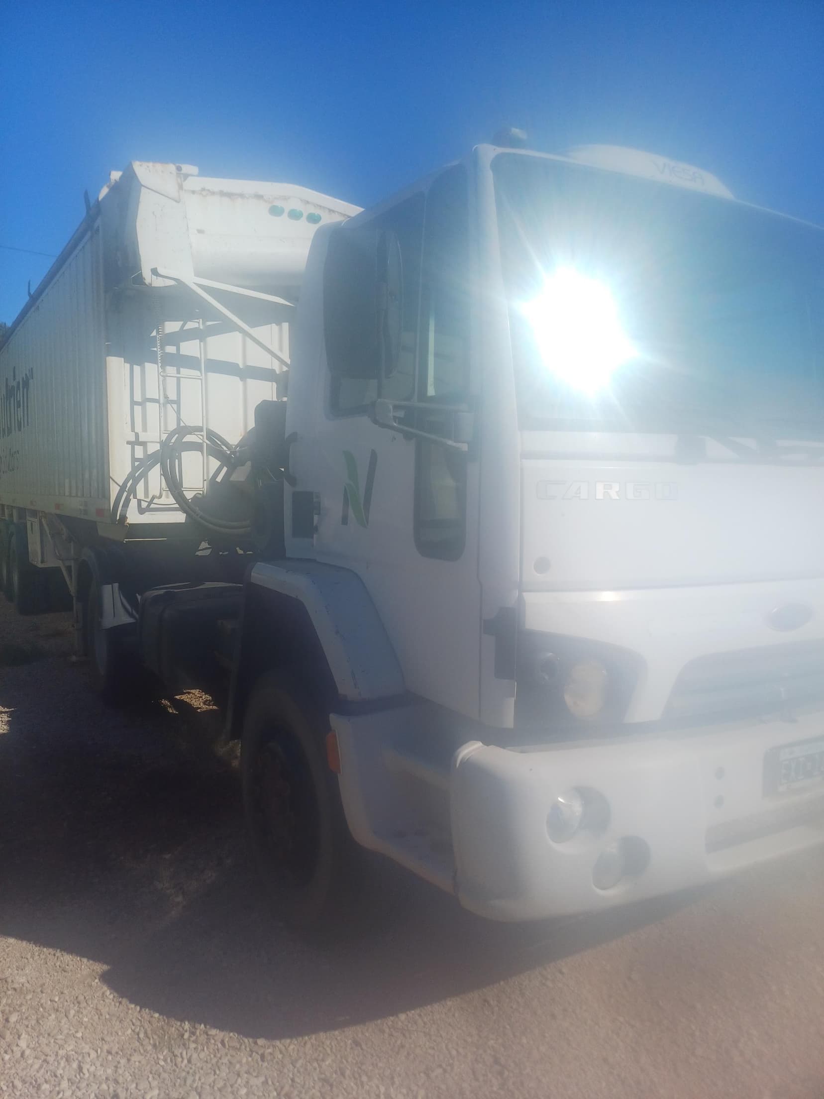 FORD TRACTOR DE CARRETERA CARGO 1722, Año 2005. DOM: EXI149. Ubicación: 30 de Agosto, provincia de Buenos Aires