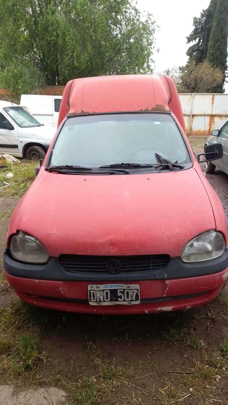 Chevrolet Furgoneta Corsa Combo 1.7, Año . DOM: DNO507. Ubicación: Médanos, provincia de Buenos Aires